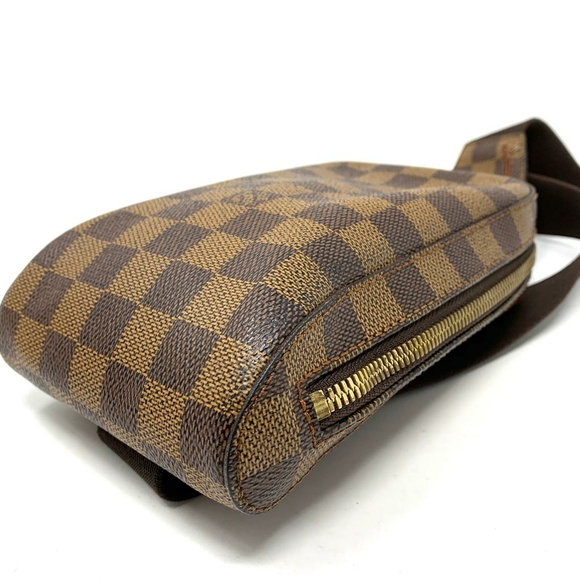 Auth Louis Vuitton Geronimos Bum/Crossbody Bag - Picture 4 of 16